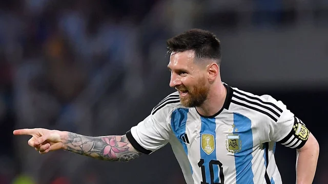 Messi llega a Argentina para sumarse a los entrenamientos de la Albiceleste