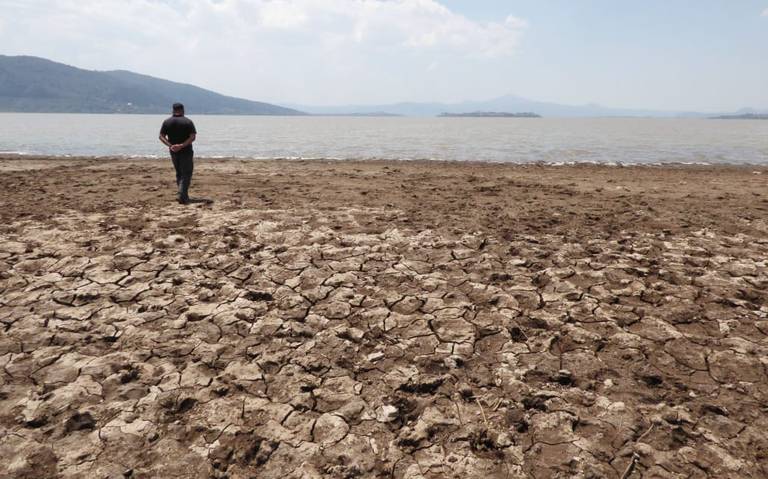 Sequía en lagos afecta el turismo en Michoacán