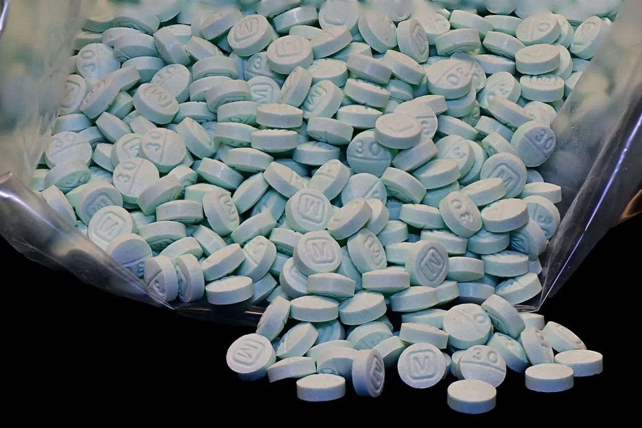 Promociona Trump la caída de las incautaciones de fentanilo como señal de éxito